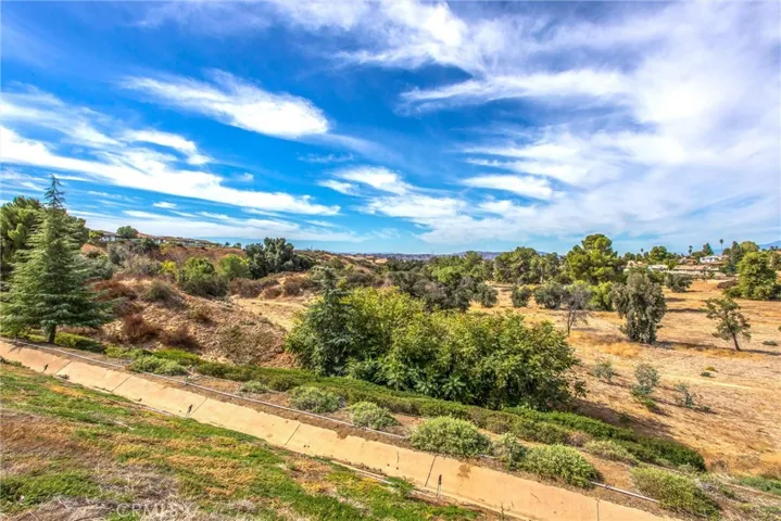 1274 Pinehurst Dr., Yucaipa, California 92320