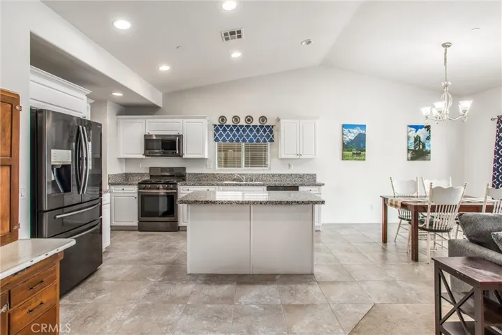 1274 Pinehurst Dr., Yucaipa, California 92320