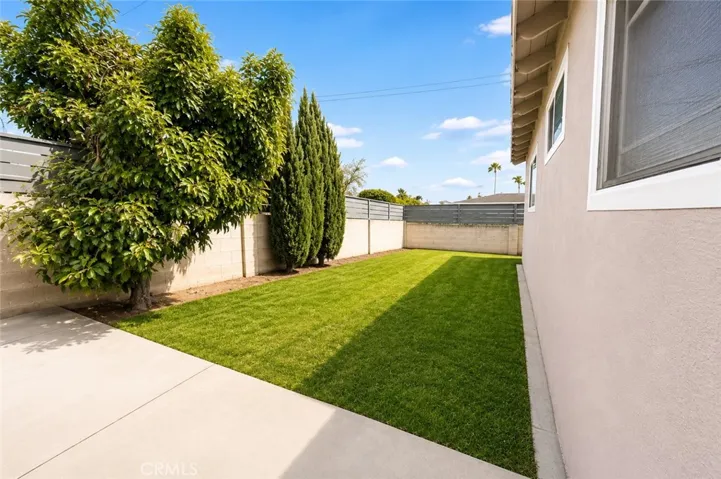 17472 Waal Circle, Huntington Beach, California 92647
