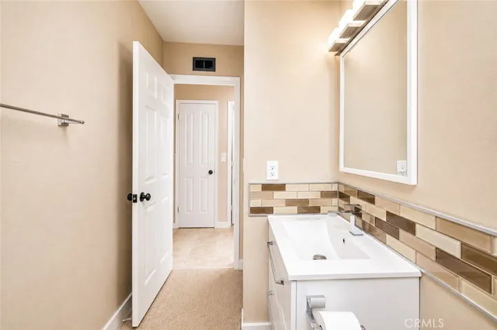 17472 Waal Circle, Huntington Beach, California 92647
