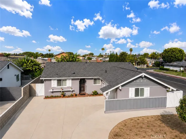 17472 Waal Circle, Huntington Beach, California 92647