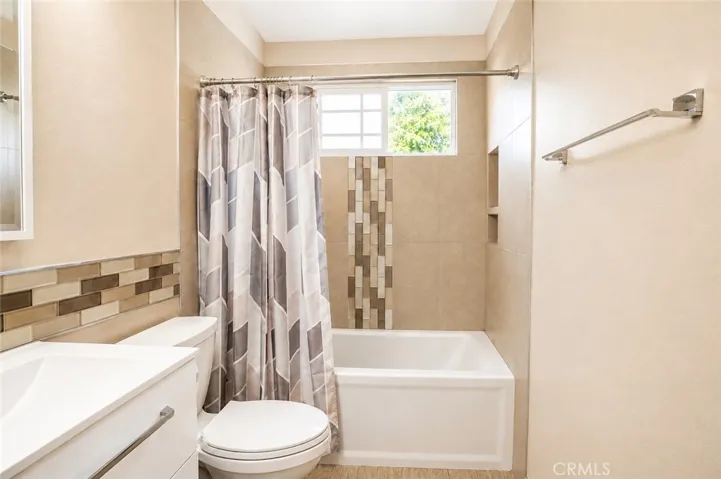 17472 Waal Circle, Huntington Beach, California 92647