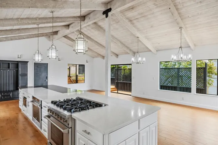 25000 Pine Hills Drive, Carmel, California 93923