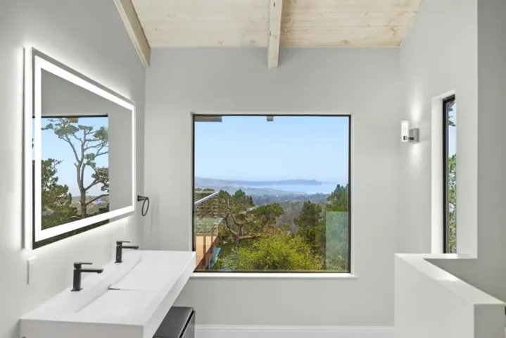 25000 Pine Hills Drive, Carmel, California 93923