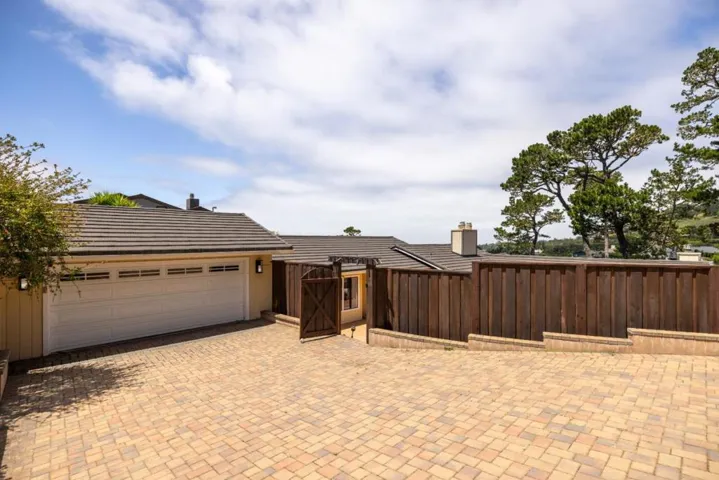 25000 Pine Hills Drive, Carmel, California 93923