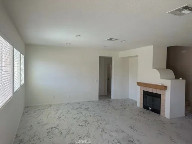 13775 Hanford Court, Victorville, California 92394