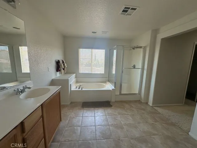 13775 Hanford Court, Victorville, California 92394