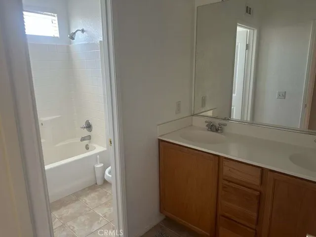13775 Hanford Court, Victorville, California 92394