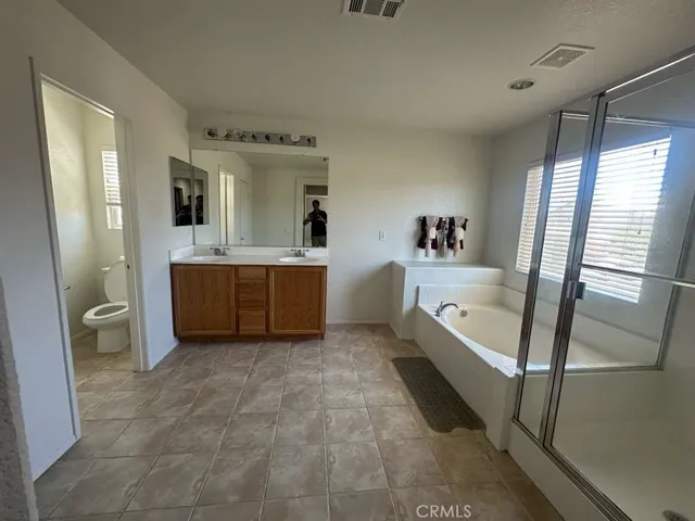 13775 Hanford Court, Victorville, California 92394