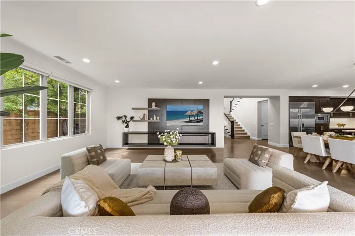139 Sunset, Irvine, California 92602
