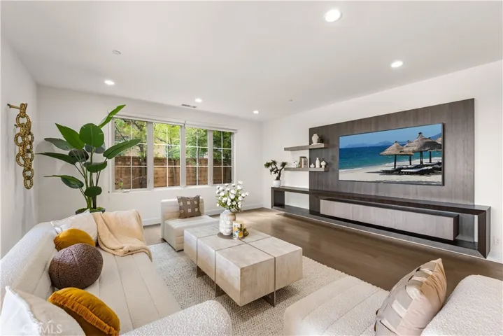 139 Sunset, Irvine, California 92602