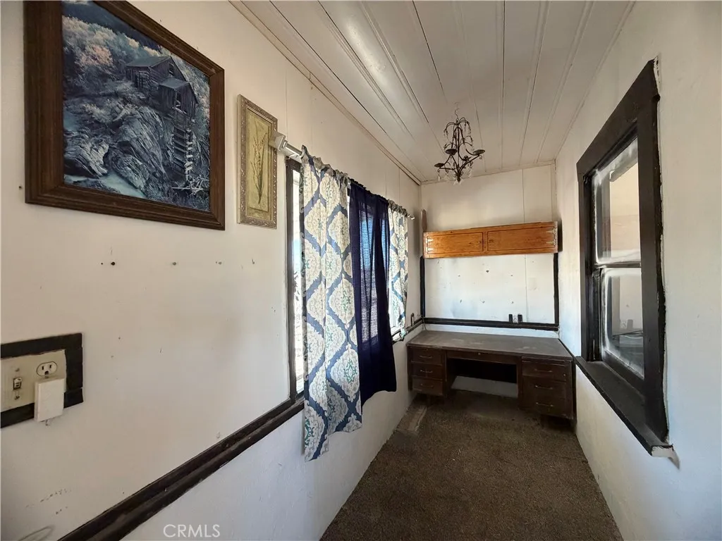567 W Yermo, Yermo, California 92398 — photo 4