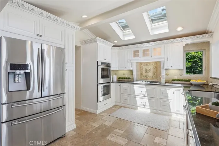 910 Calle Miramar, Redondo Beach, California 90277