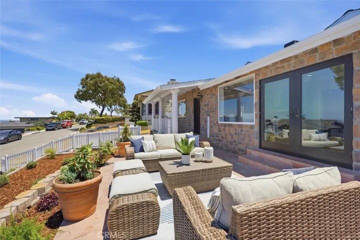 910 Calle Miramar, Redondo Beach, California 90277