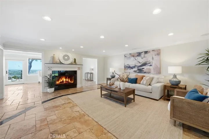 910 Calle Miramar, Redondo Beach, California 90277