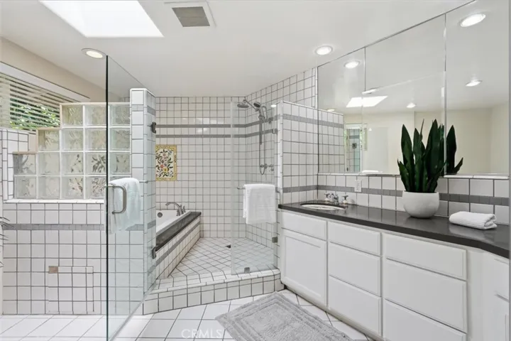 910 Calle Miramar, Redondo Beach, California 90277