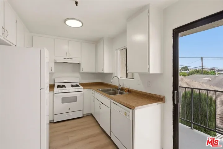 13801 Yukon Avenue, Hawthorne, California 90250