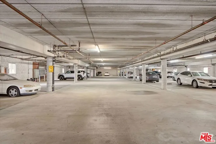13801 Yukon Avenue, Hawthorne, California 90250