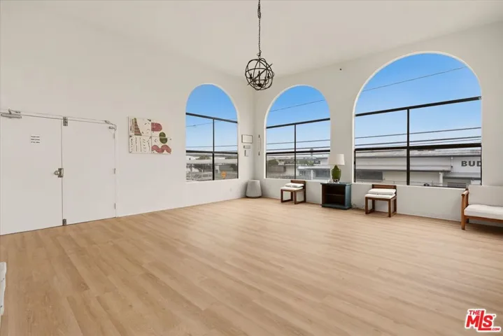 13801 Yukon Avenue, Hawthorne, California 90250