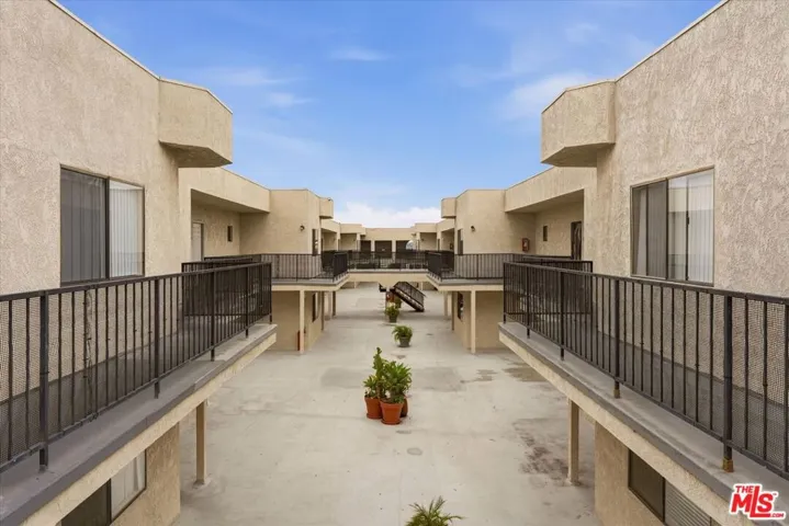 13801 Yukon Avenue, Hawthorne, California 90250