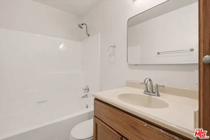 13801 Yukon Avenue, Hawthorne, California 90250