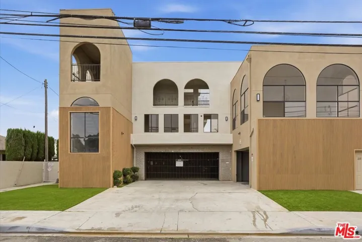 13801 Yukon Avenue, Hawthorne, California 90250