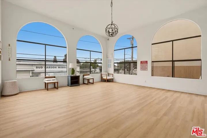 13801 Yukon Avenue, Hawthorne, California 90250