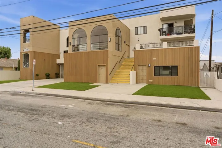 13801 Yukon Avenue, Hawthorne, California 90250