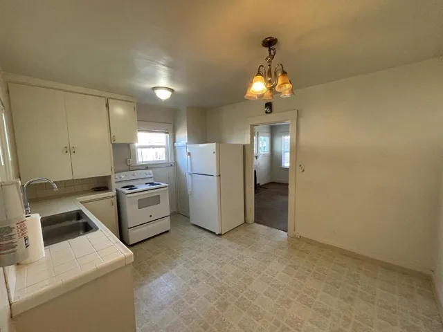 612 Central Avenue, Salinas, California 93901
