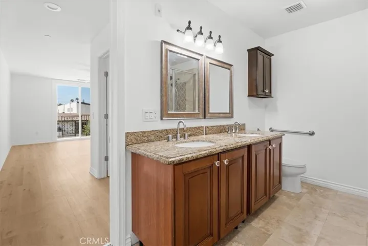 5305 Bellingham, Valley Village, California 91607