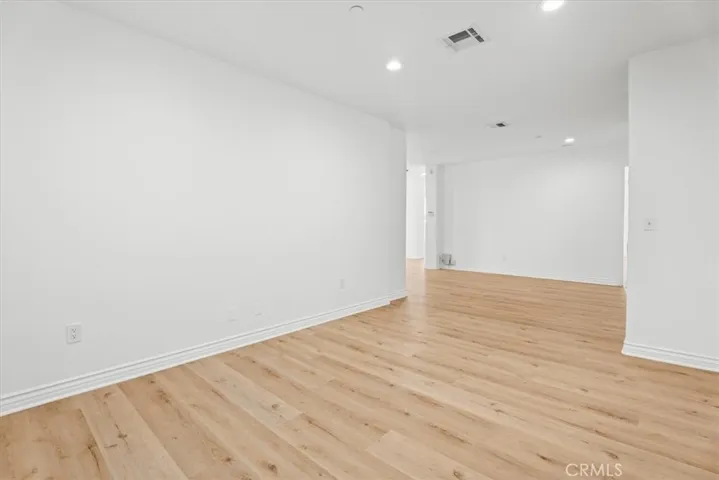 5305 Bellingham, Valley Village, California 91607