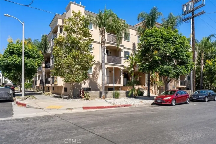 5305 Bellingham, Valley Village, California 91607