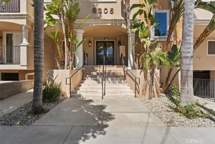 5305 Bellingham, Valley Village, California 91607