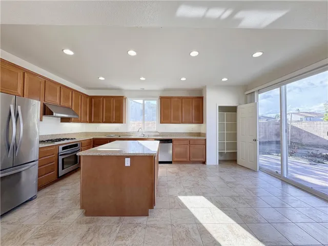 13284 Campolina Drive, Eastvale, California 92880