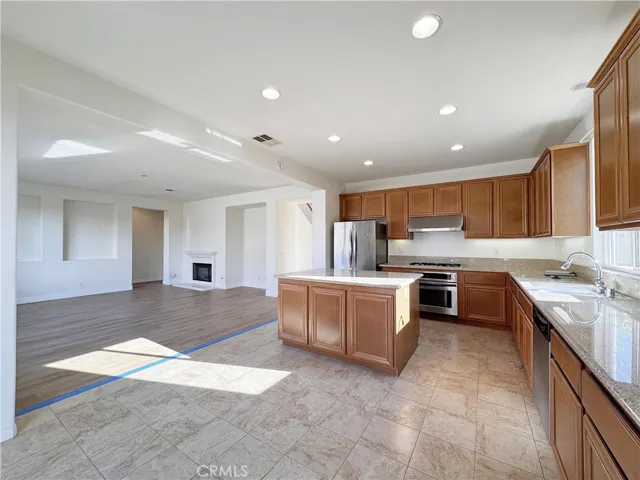 13284 Campolina Drive, Eastvale, California 92880