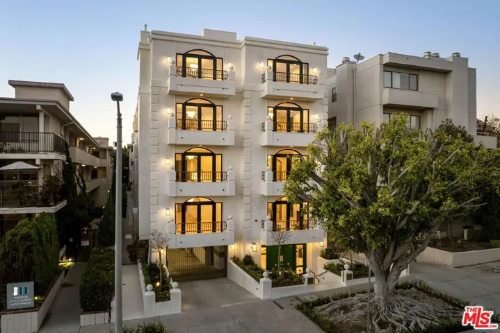 11923 Gorham Avenue 102, Los Angeles, California 90049
