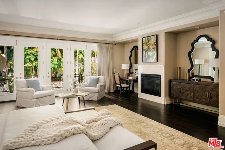 1350 Benedict Canyon Drive, Beverly Hills, California 90210
