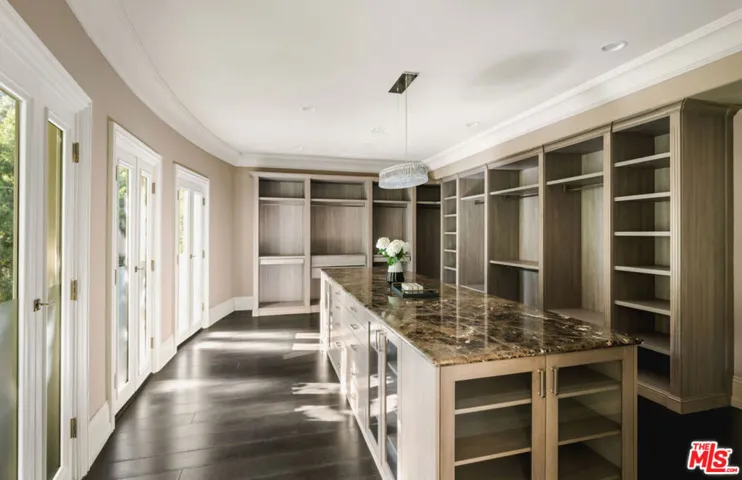 1350 Benedict Canyon Drive, Beverly Hills, California 90210