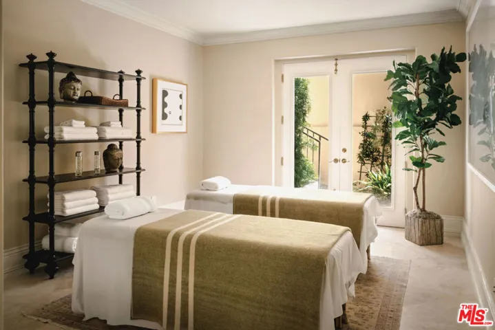 1350 Benedict Canyon Drive, Beverly Hills, California 90210