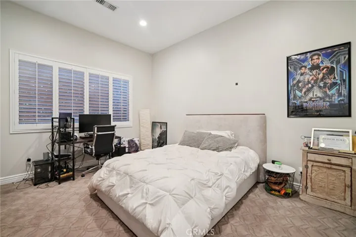 17401 Raymer, Sherwood Forest, California 91325