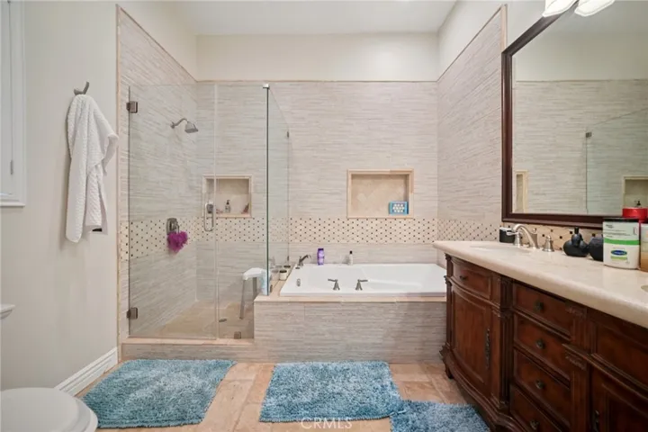 17401 Raymer, Sherwood Forest, California 91325