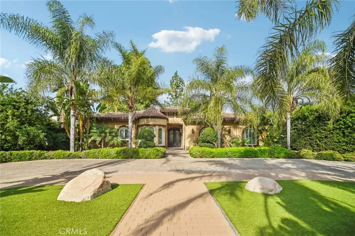 17401 Raymer, Sherwood Forest, California 91325