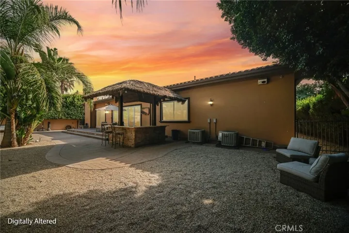 17401 Raymer, Sherwood Forest, California 91325
