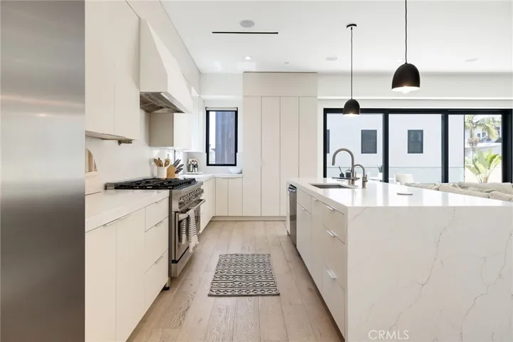 622 1st Place, Hermosa Beach, California 90254