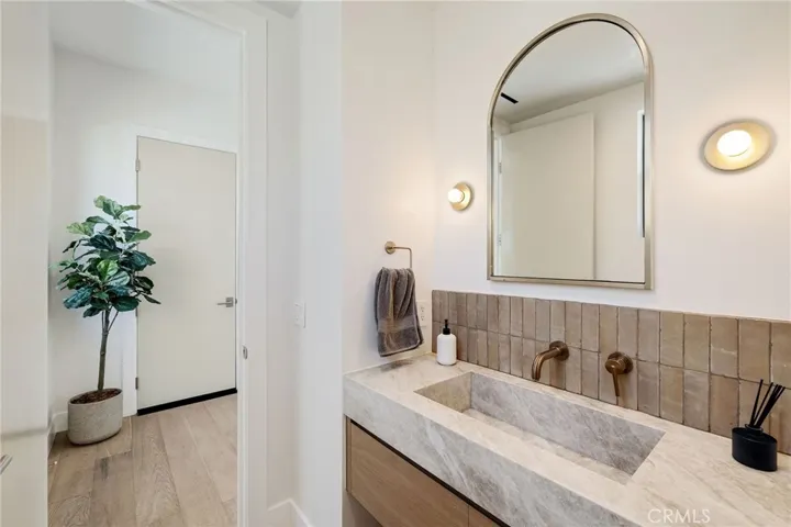 622 1st Place, Hermosa Beach, California 90254