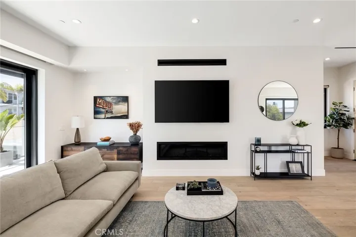 622 1st Place, Hermosa Beach, California 90254