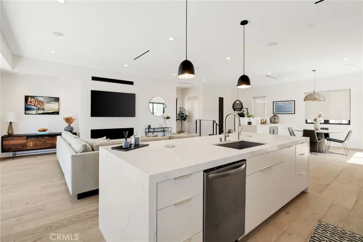 622 1st Place, Hermosa Beach, California 90254