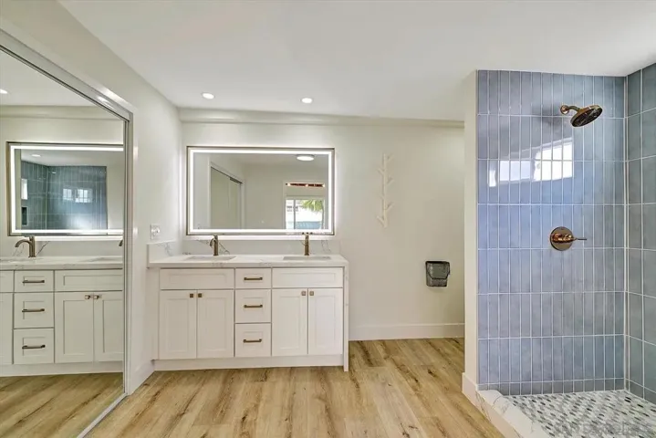 2802 Cowley Way, San Diego, California 92110