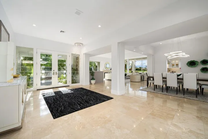 Grand foyer