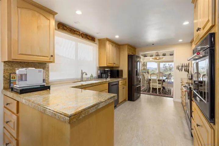 17632 Fonticello Way, San Diego, California 92128